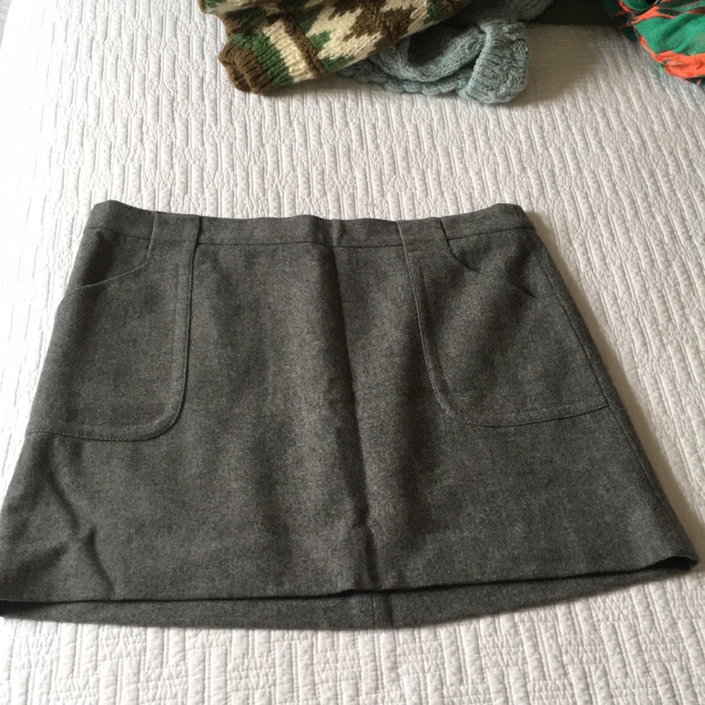 Gray wool mini skirt